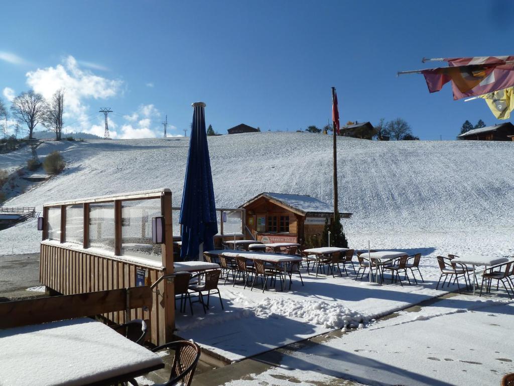 Gasthof Derby Otel Zweisimmen Oda fotoğraf